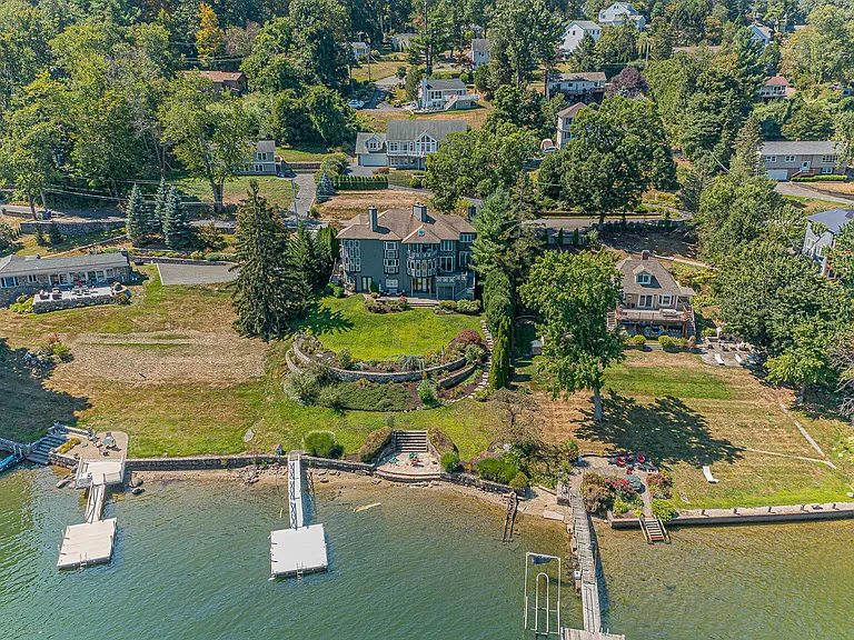 20 Shore Rd — Photo 8