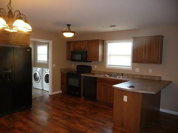 4th image of 502 W 14th St