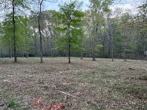 2nd image of Woodland Oak Dr