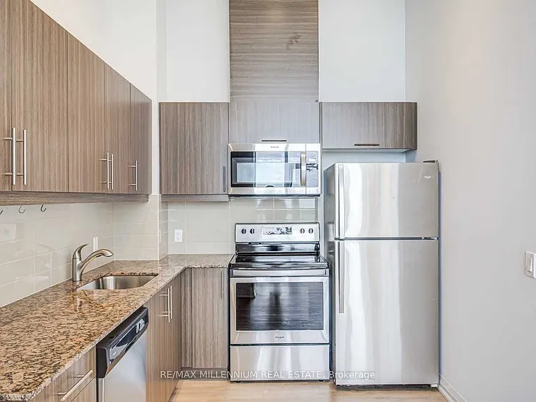 30 Meadowglen Pl #2908 — Photo 4