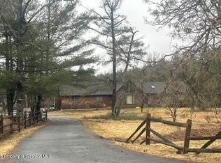 316 Ohara Rd #T, Moscow, PA 18444