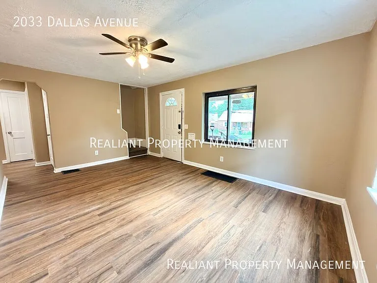 2033 Dallas Ave — Photo 7