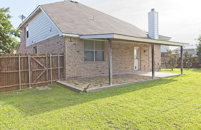 4009 Hidden Meadow Ct — Photo 4