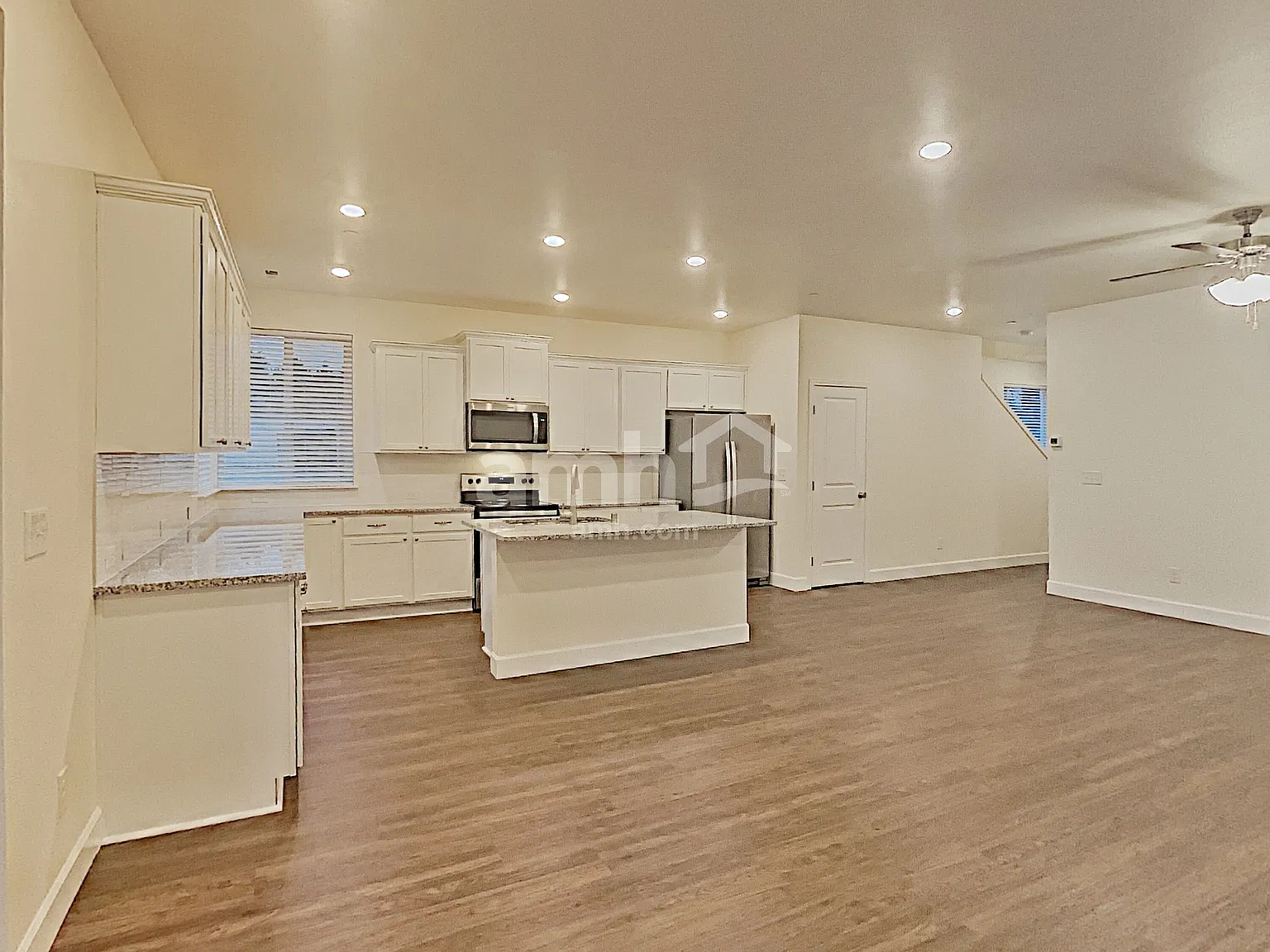 3 bed, 2.5 bath, 1792 sqft, $3,125 — Photo 4