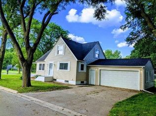 601 Wood Ave, Machesney Park, IL 61115