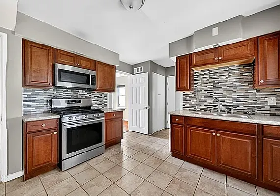 7245 Saint Andrews Pl — Photo 3