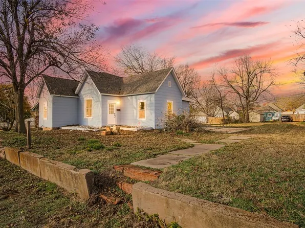 708 E Vilas Ave, Guthrie, OK 73044