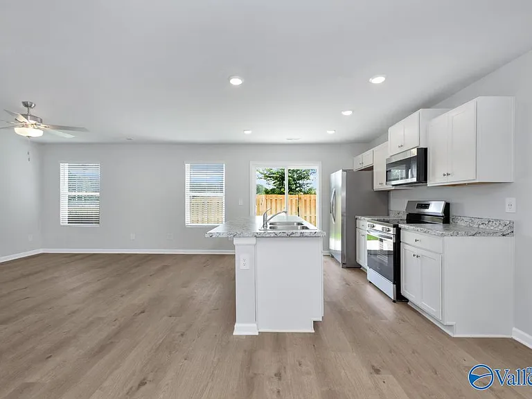 4121 Hudson Ct — Photo 4