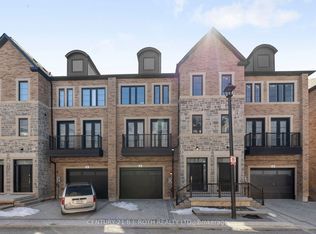 260 Eagle St #22, Newmarket, ON L3Y 1K1