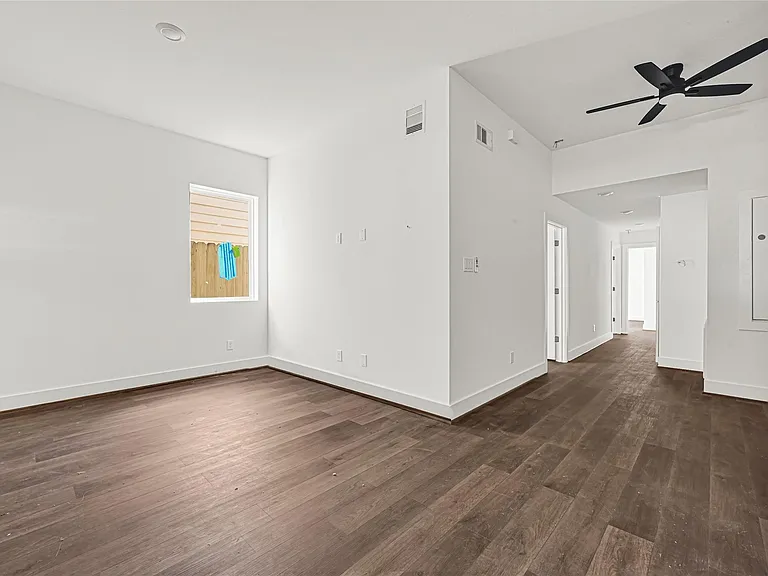 418 Clinton Park St #1 — Photo 7