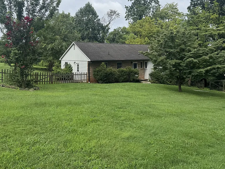 1301 Sharon Road
Knoxville, TN 37919
