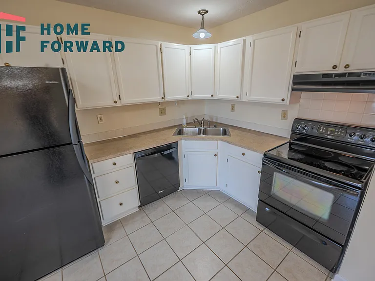 2504 Ashbrooke Dr — Photo 7