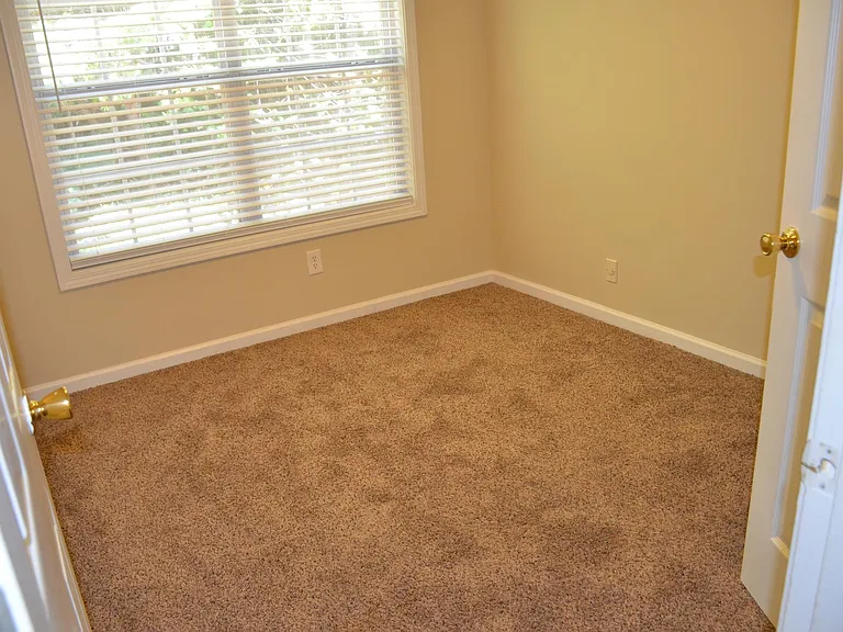 6021 Grovegate Ln — Photo 9
