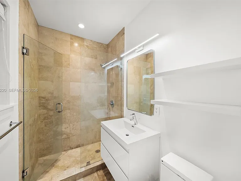 5510 Orduna Dr — Photo 13