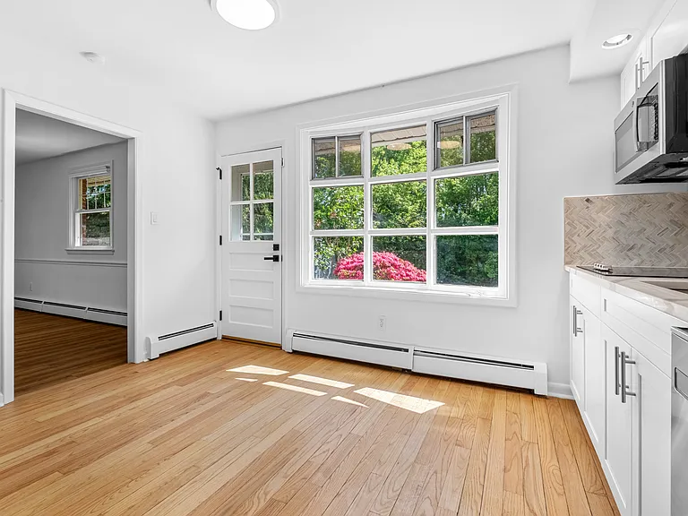 1390 Paxon Pl — Photo 18