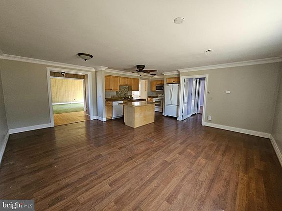 5th image of 110 Woodside Rd