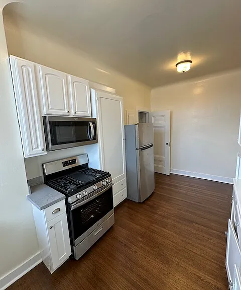 Warrington Apartments — Photo 7