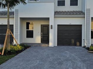 137 SW 184th Pl, Hollywood, FL 33029