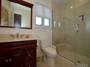45 Meadow Rue Ln, East Northport, NY 11731