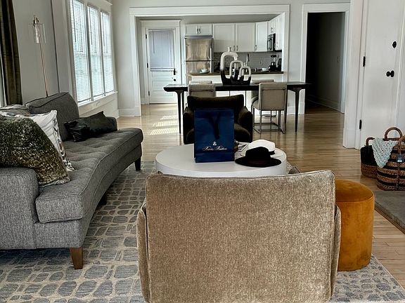4th image of 3024 N Pennsylvania St APT 4