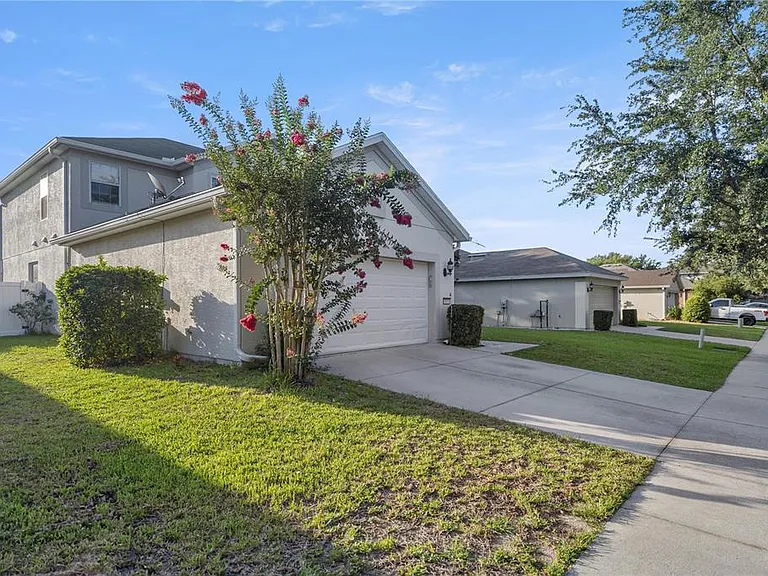 4073 SW 47th Ct — Photo 3