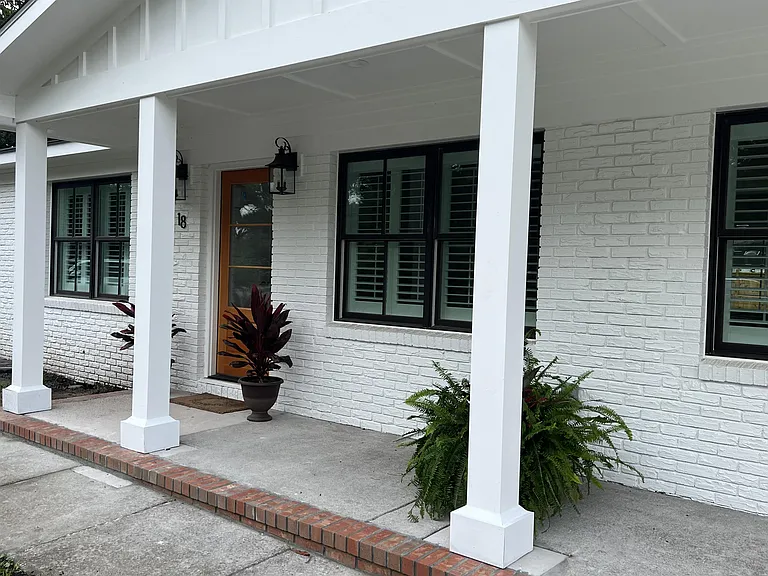 18 Ellen Ave — Photo 2