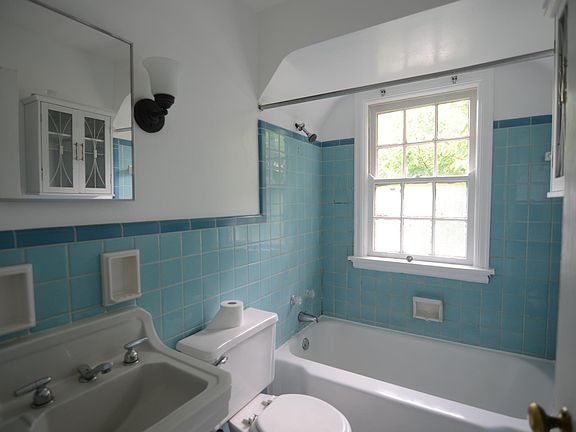 5th image of 1657 Cedar Ave APT 3