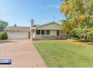 1251 Valley Rd, Oshkosh, WI 54904