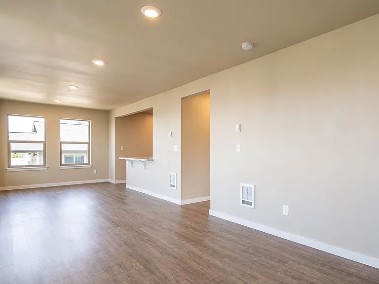 519 N Forest St — Photo 12