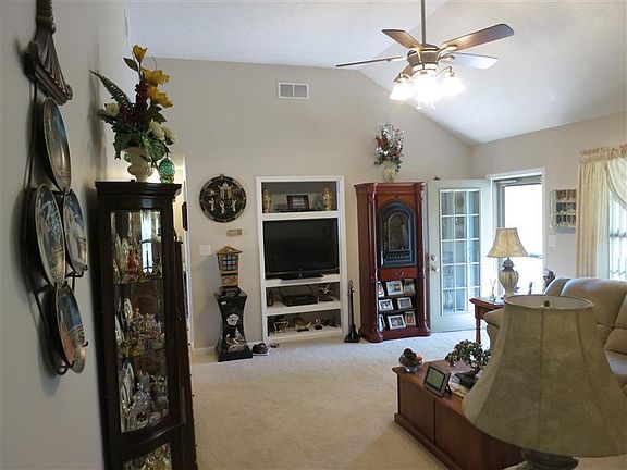 4th image of 104 Faulconer Dr