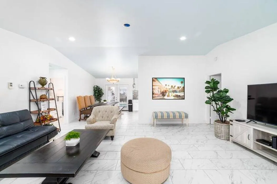 3 bed, 1456 sqft, $3,200 — Photo 3