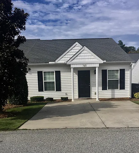 1627 Emma St Photo 1