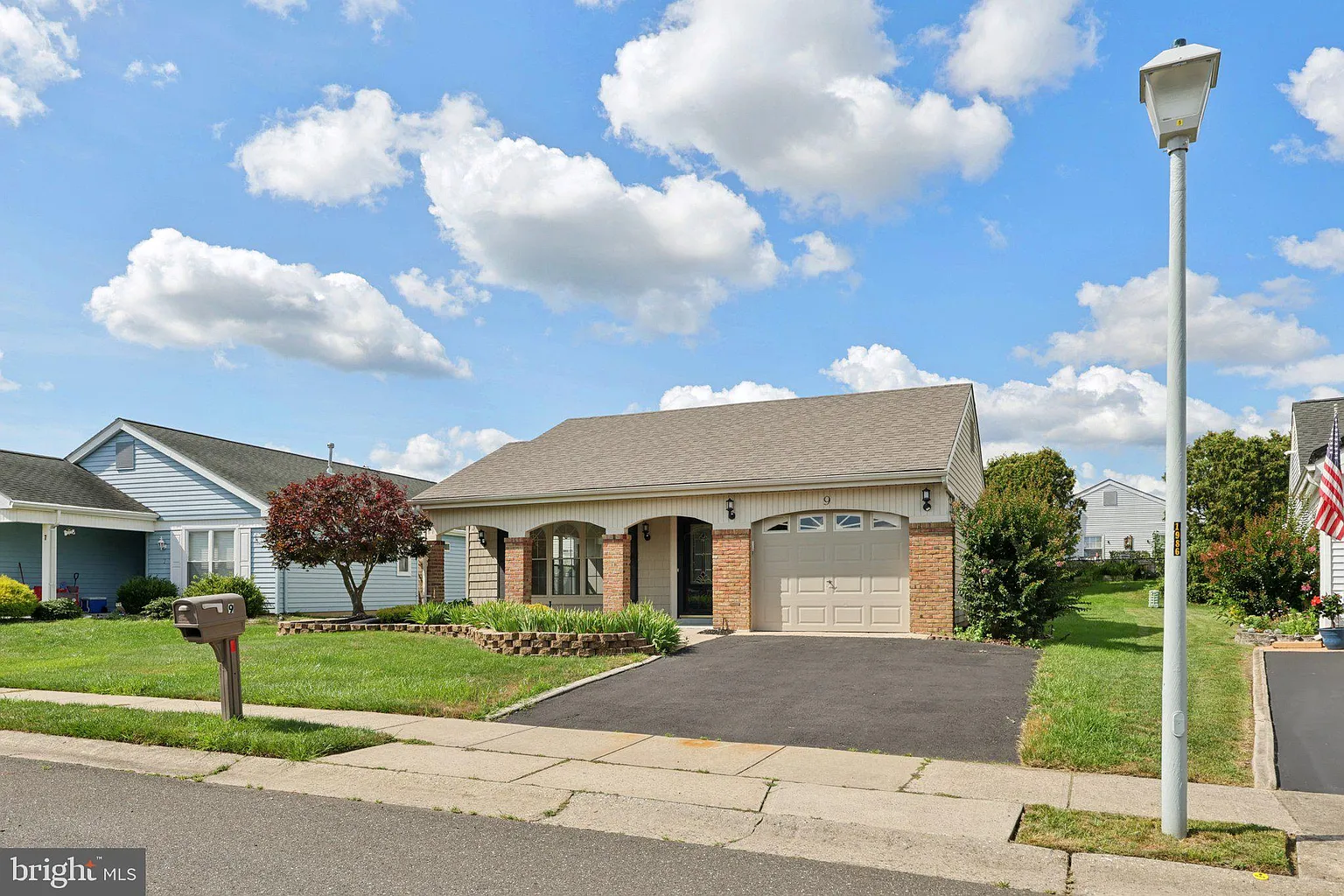 9 Weybridge Pl photo 1