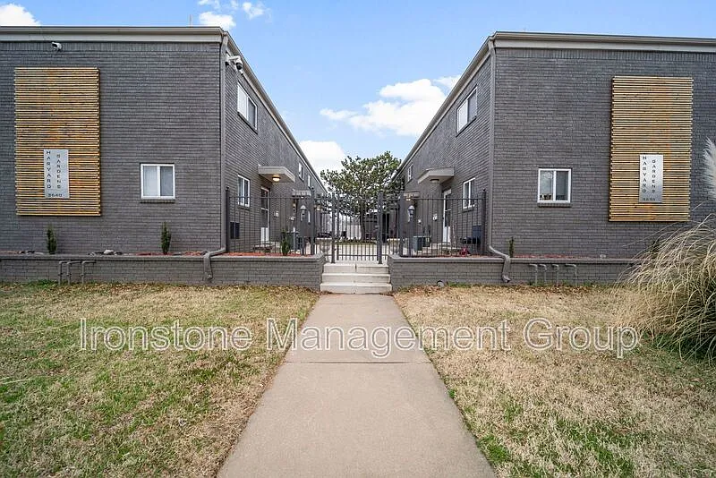 Studio, $1,095 — Photo 2