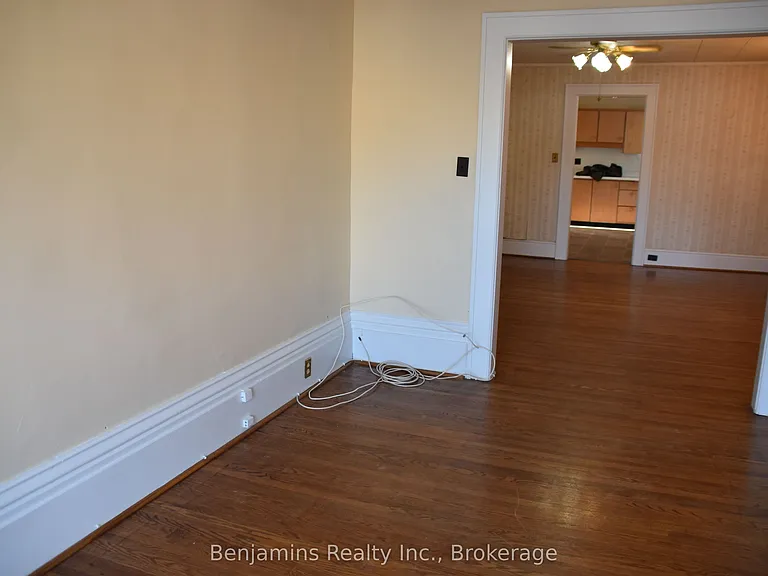 421 Main St S — Photo 9