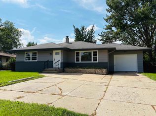 5111 Upland Dr, Rockford, IL 61108
