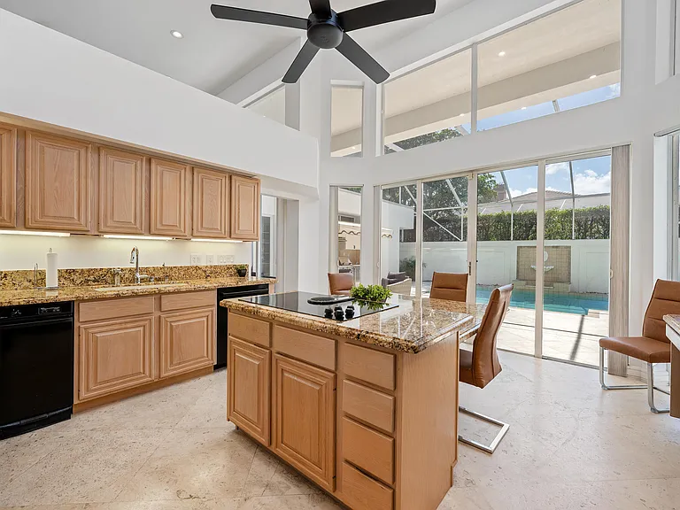 114 Waters Edge Dr — Photo 8