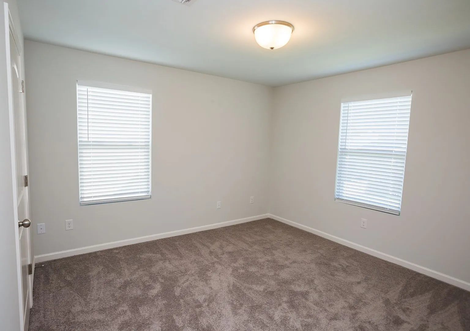Available Early August - Gorgeous 3 Bed 2.5 Ba Pet-Friendly Home In Rtp With Fenced-In Backyard! — Photo 4