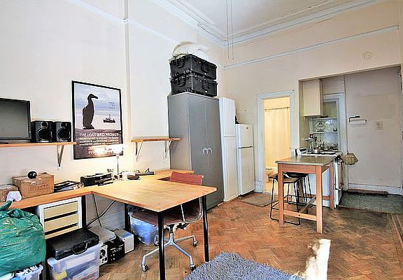 4th image of 247 W 76th St APT 3