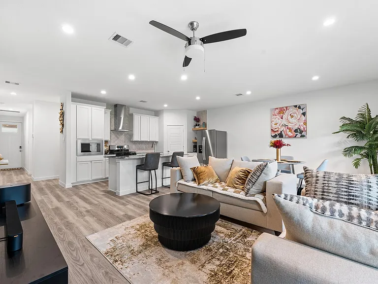 2929 Amherst Meadow Ln — Photo 3