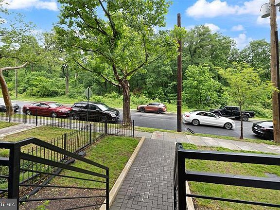 3rd image of 2209 M St NE #1