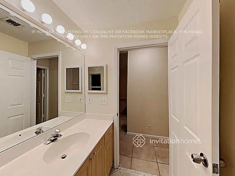 14822 Paddock Dr — Photo 16