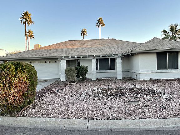 4th image of 5001 W Torrey Pines Cir