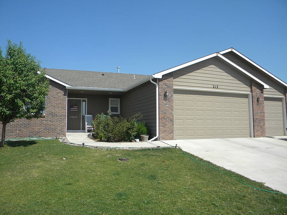 1st image of 212 Aspen Grove Way