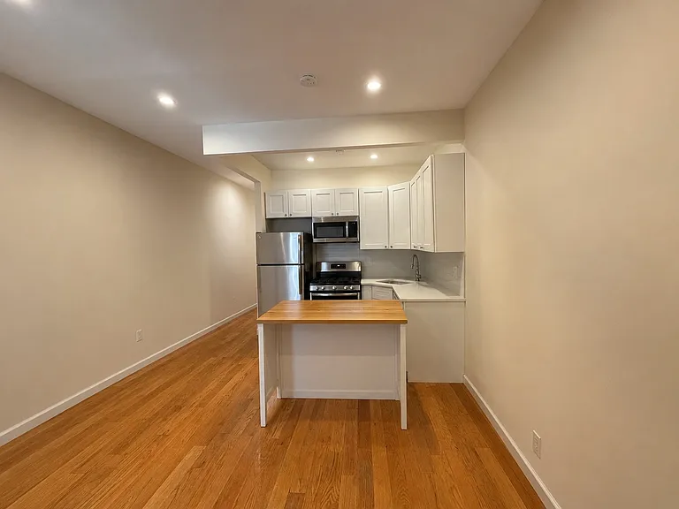 528 5th St #2R — Photo 6