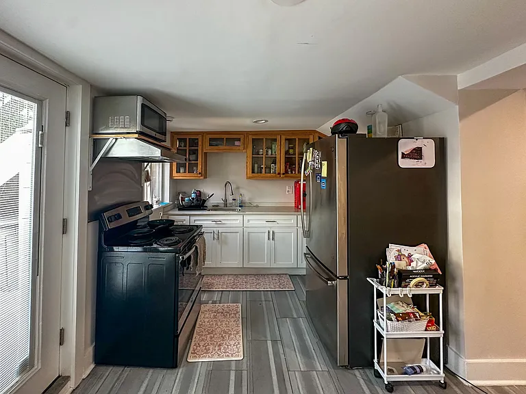 323 18th St NE — Photo 27