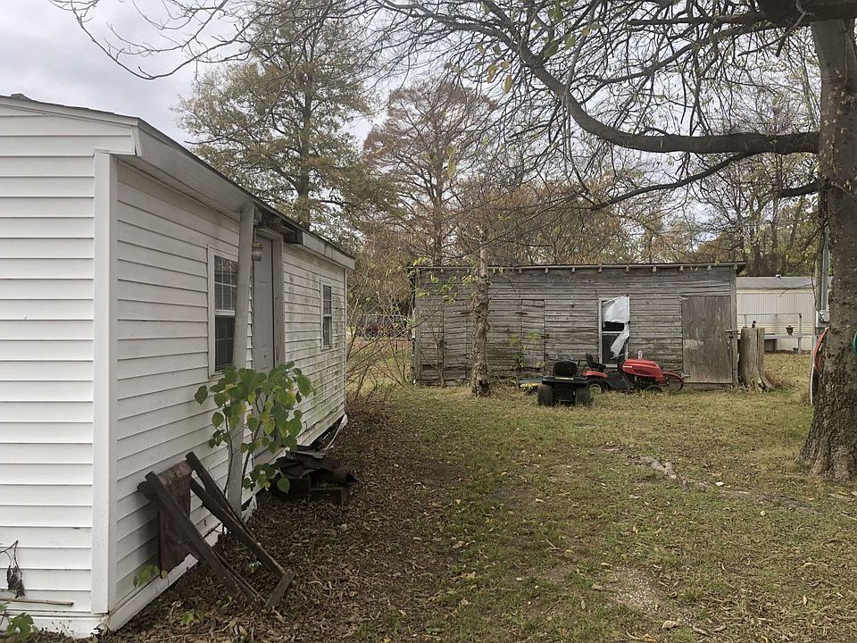 2nd image of 102 W Railroad St