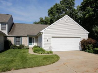2909 Hunters Pl, Kalamazoo, MI 49048