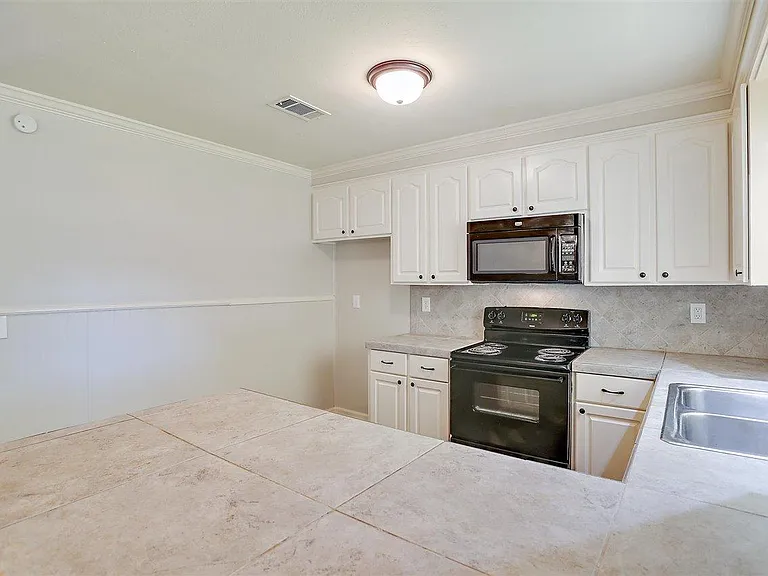 2525 Gina Dr — Photo 11