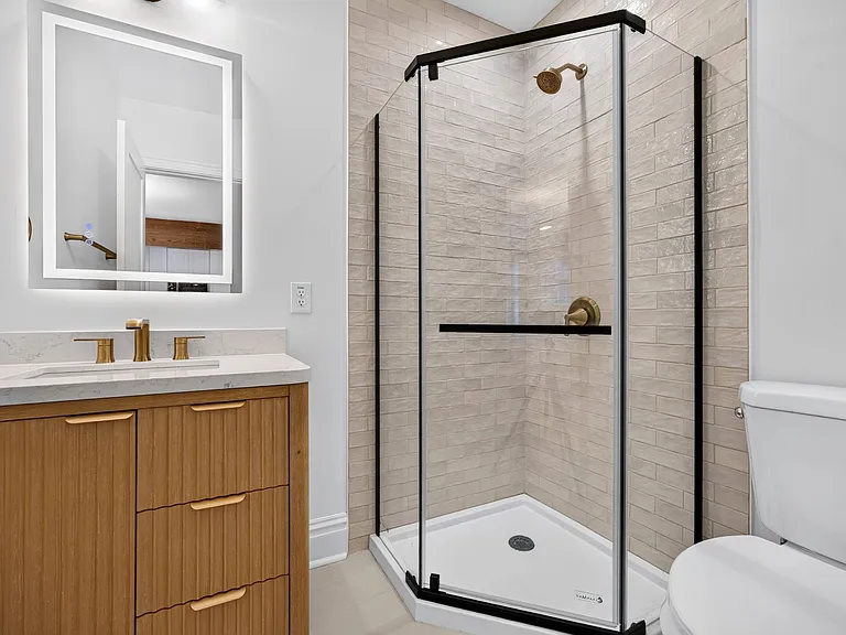 2nd bathroom